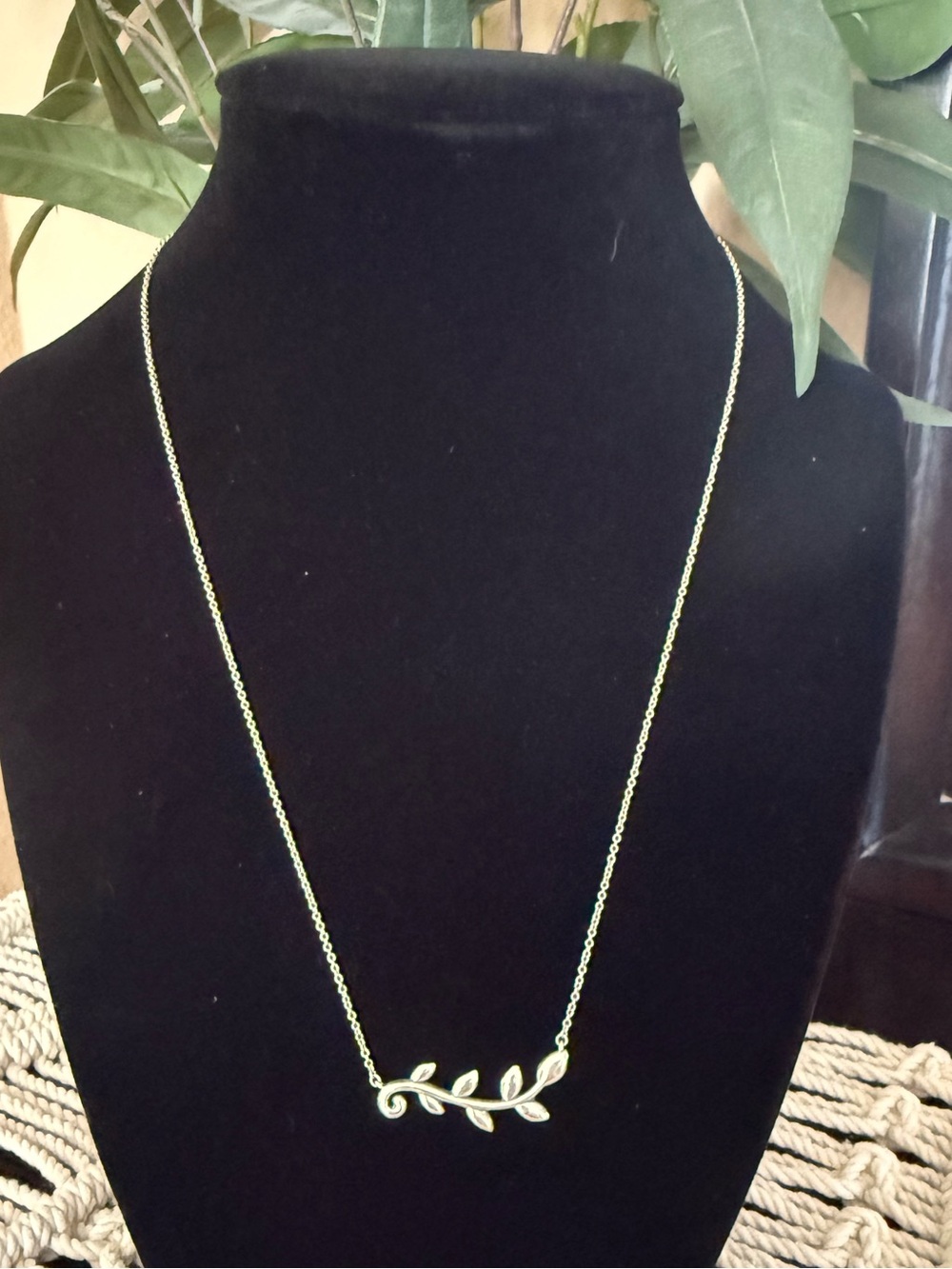 Tiffany & Co. Paloma Picasso Olive Leaf Vine Pendant. Sterling Silver. 18 in.